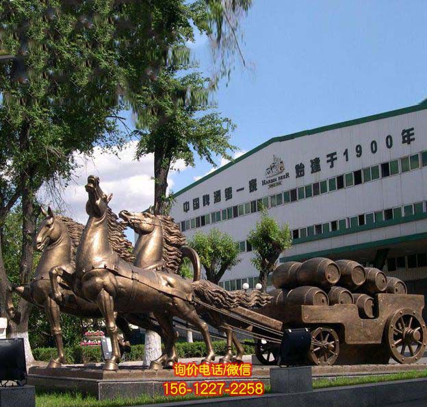企業(yè)廣場(chǎng)鑄造純銅漆金馬車(chē)?yán)就榜R車(chē)雕塑 企業(yè)廣場(chǎng)鑄造純銅漆金馬車(chē)?yán)就榜R車(chē)雕塑