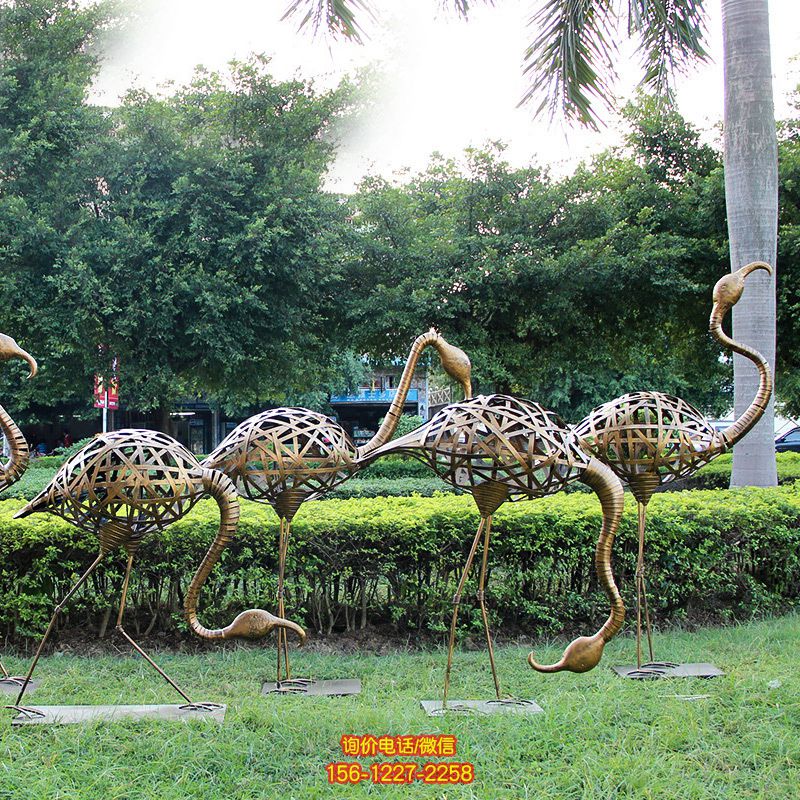 公園草坪不銹鋼鏤空創(chuàng)意鏤空火烈鳥(niǎo)雕塑 公園草坪不銹鋼鏤空創(chuàng)意鏤空火烈鳥(niǎo)雕塑